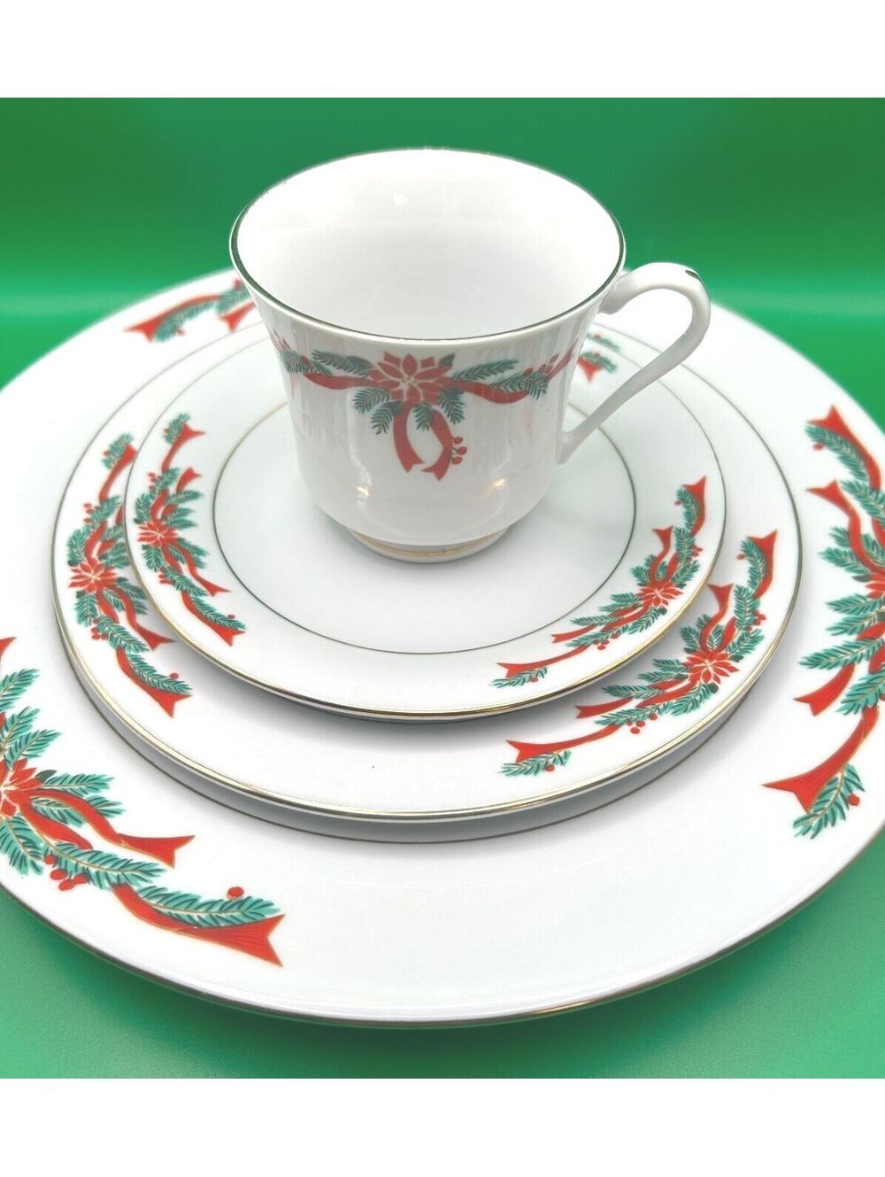 Poinsettia & Ribbons Christmas Dinnerware 4 Piece Place Setting Holiday China
